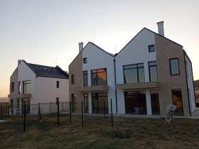 Обява Продава КЪЩА,с. Кошарица, област Бургас