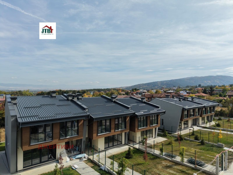 Продава КЪЩА, град София, с. Панчарево • 686480 € • 67894095 1 — Holmes.bg Продава КЪЩА, град София, с. Панчарево • 686480 € • 67894095 1