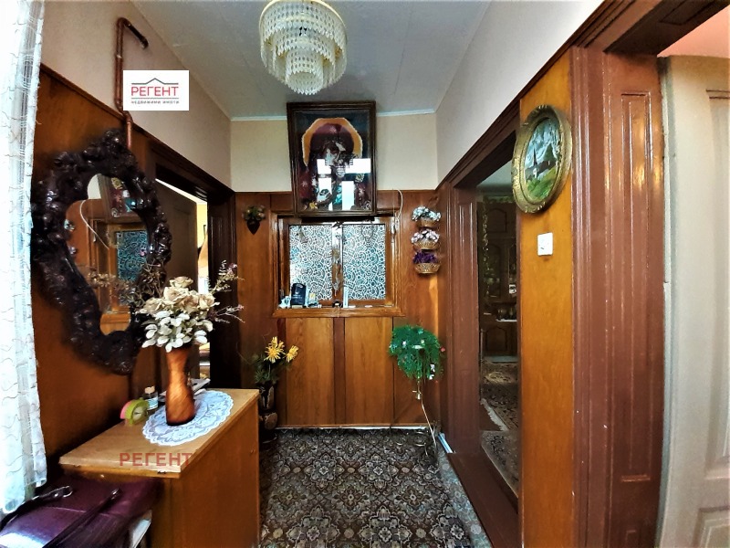 Продава КЪЩА, област Габрово, гр. Севлиево • 98000 € / 191671.34 лв. • 42061507 1 — Holmes.bg Продава КЪЩА, област Габрово, гр. Севлиево • 98000 € / 191671.34 лв. • 42061507 1