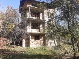 Продажба на имоти в с. Брезе, област София - изображение 1 