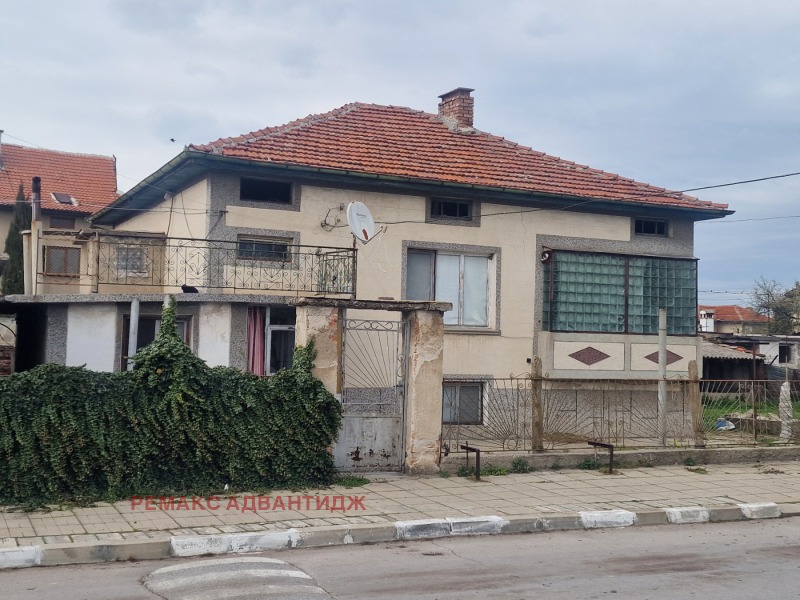 Продава КЪЩА, област Пловдив, гр. Садово • 94990 € / 185784.29 лв. • 73494817 1 — Holmes.bg Продава КЪЩА, област Пловдив, гр. Садово • 94990 € / 185784.29 лв. • 73494817 1