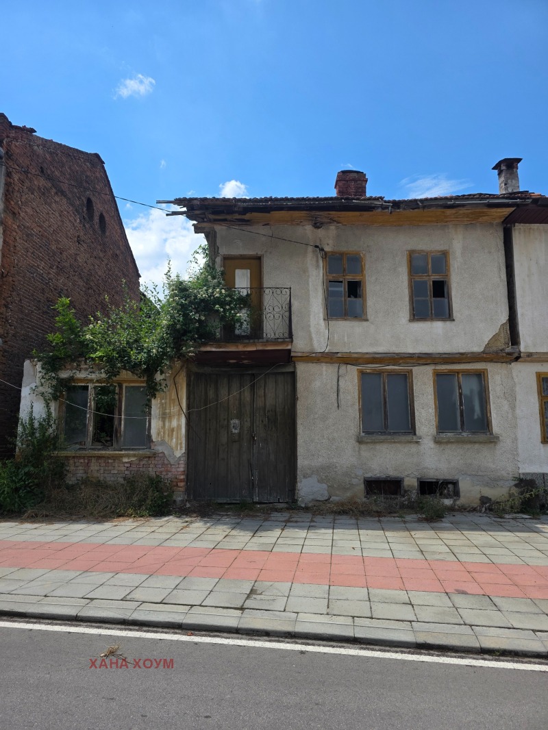 Продава КЪЩА, област Ловеч, с. Орешак • 39500 € / 77255.29 лв. • 98853858 1 — Holmes.bg Продава КЪЩА, област Ловеч, с. Орешак • 39500 € / 77255.29 лв. • 98853858 1