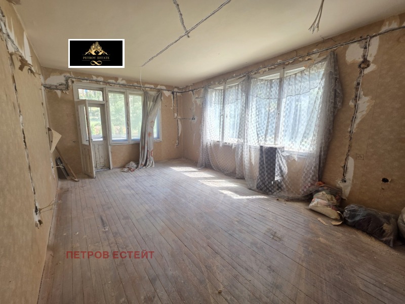 Продава ЕТАЖ ОТ КЪЩА, област Пазарджик, гр. Велинград • 129950 € / 254160.11 лв. • 81137494 1 — Holmes.bg Продава ЕТАЖ ОТ КЪЩА, област Пазарджик, гр. Велинград • 129950 € / 254160.11 лв. • 81137494 1