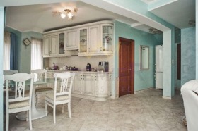 МНОГОСТАЕН, 188 m2 - Holmes.bg МНОГОСТАЕН, 188 m2