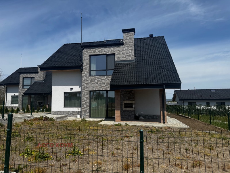 Продава КЪЩА, град Варна, с. Звездица • 265000 € • 83920369 1 — Holmes.bg Продава КЪЩА, град Варна, с. Звездица • 265000 € • 83920369 1