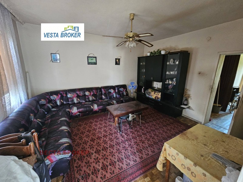 Продава ЕТАЖ ОТ КЪЩА, град Кърджали, Байкал • 127000 € / 248390.41 лв. • 18442194 1 — Holmes.bg Продава ЕТАЖ ОТ КЪЩА, град Кърджали, Байкал • 127000 € / 248390.41 лв. • 18442194 1