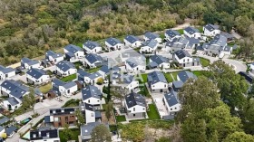 Обява Продава КЪЩА,град Варна, м-т Зеленика