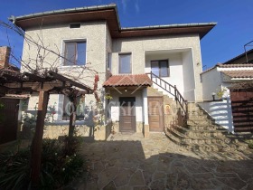 Обява Продава КЪЩА,гр. Дебелец, област Велико Търново