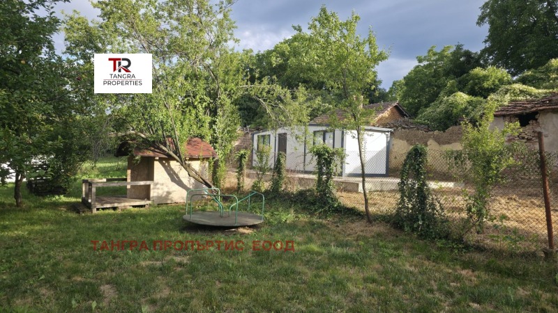 Продава ВИЛА, област Перник, с. Режанци • 30000 € / 58674.90 лв. • 12356974 1 — Holmes.bg Продава ВИЛА, област Перник, с. Режанци • 30000 € / 58674.90 лв. • 12356974 1