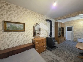 Обява Продава 3-СТАЕН,град Русе, Широк център