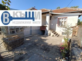 Продава Къща, с. Върбица