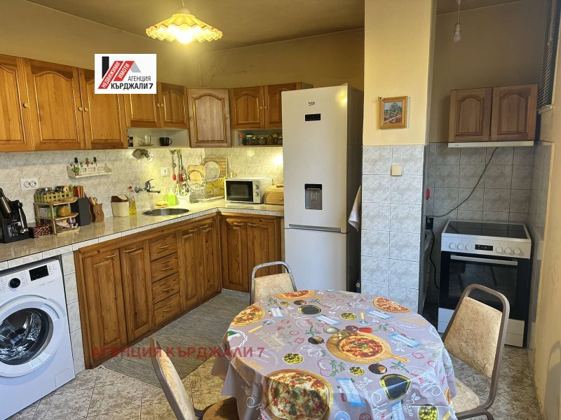 Продава МНОГОСТАЕН, град Кърджали, Център • 132000 € / 258169.56 лв. • 49111603 1 — Holmes.bg Продава МНОГОСТАЕН, град Кърджали, Център • 132000 € / 258169.56 лв. • 49111603 1