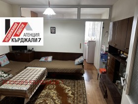 Продажба на двустайни апартаменти в град Кърджали - изображение 20 