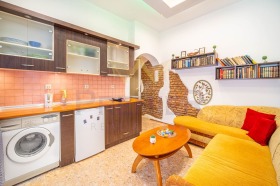 Обява Продава 2-СТАЕН,град Варна, Център