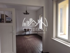 Продава етаж от къща град Благоевград Идеален център - [1] 