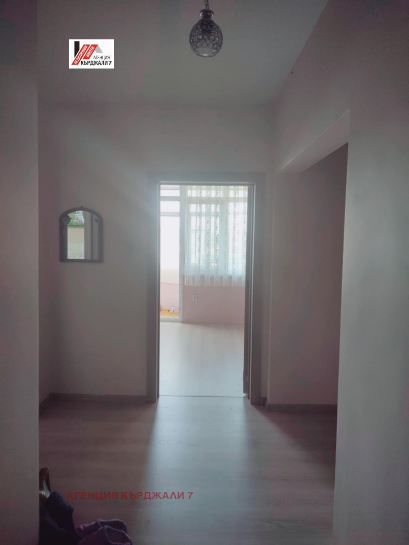 Продава 4-СТАЕН, град Кърджали, Веселчане • 98000 € / 191671.34 лв. • 86244546 1 — Holmes.bg Продава 4-СТАЕН, град Кърджали, Веселчане • 98000 € / 191671.34 лв. • 86244546 1