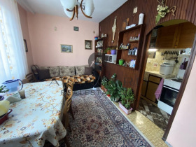 Продажба на етажи от къща в град Пловдив - изображение 7 