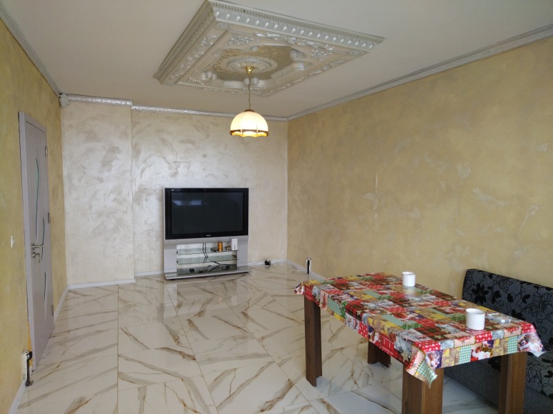 Продава 3-СТАЕН, област Перник, гр. Радомир • 85000 € / 166245.55 лв. • 42151384 1 — Holmes.bg Продава 3-СТАЕН, област Перник, гр. Радомир • 85000 € / 166245.55 лв. • 42151384 1