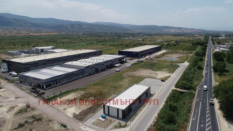Продава  Парцел град Пловдив , Индустриална зона - Юг , 8466 кв.м | 51474719 - изображение [3]