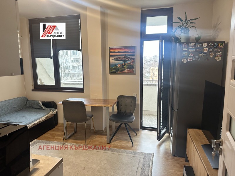 Продава 2-СТАЕН, град Кърджали, Център • 84900 € / 166049.97 лв. • 96712797 1 — Holmes.bg Продава 2-СТАЕН, град Кърджали, Център • 84900 € / 166049.97 лв. • 96712797 1