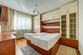Обява Продава 3-СТАЕН,град София, Оборище>