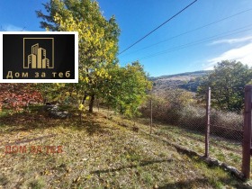 Обява Продава КЪЩА,с. Градец, област София