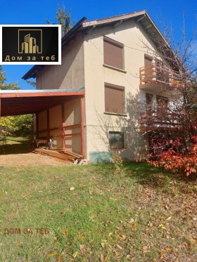 Обява Продава КЪЩА,с. Градец, област София