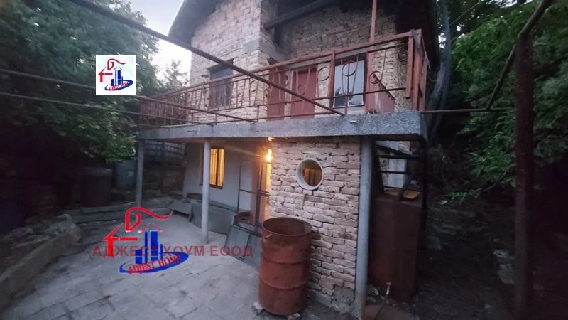Продава ВИЛА, град Шумен, м-т Под Манастира • 28000 € • 89296057 1 — Holmes.bg Продава ВИЛА, град Шумен, м-т Под Манастира • 28000 € • 89296057 1