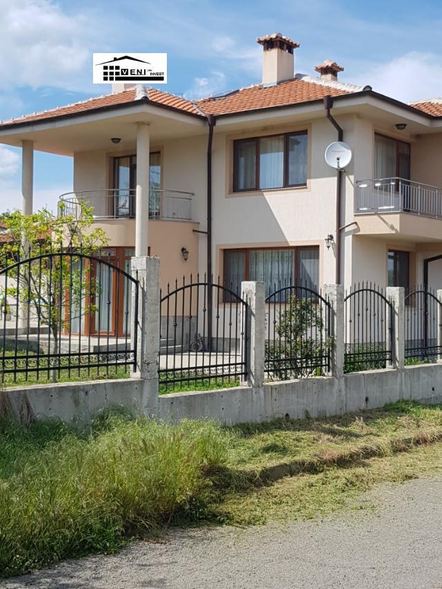 Продава  Къща, област Бургас, с. Баня •  245 000 EUR • ID 75782146 — holmes.bg - [1] 