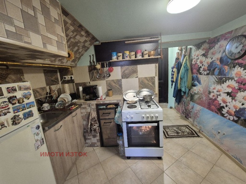 Продава ЕТАЖ ОТ КЪЩА, град Перник, Клепало • 31000 € / 60630.73 лв. • 29331400 1 — Holmes.bg Продава ЕТАЖ ОТ КЪЩА, град Перник, Клепало • 31000 € / 60630.73 лв. • 29331400 1