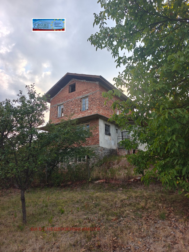 Продава КЪЩА, област Перник, с. Лобош • 49990 € • 28854333 1 — Holmes.bg Продава КЪЩА, област Перник, с. Лобош • 49990 € • 28854333 1