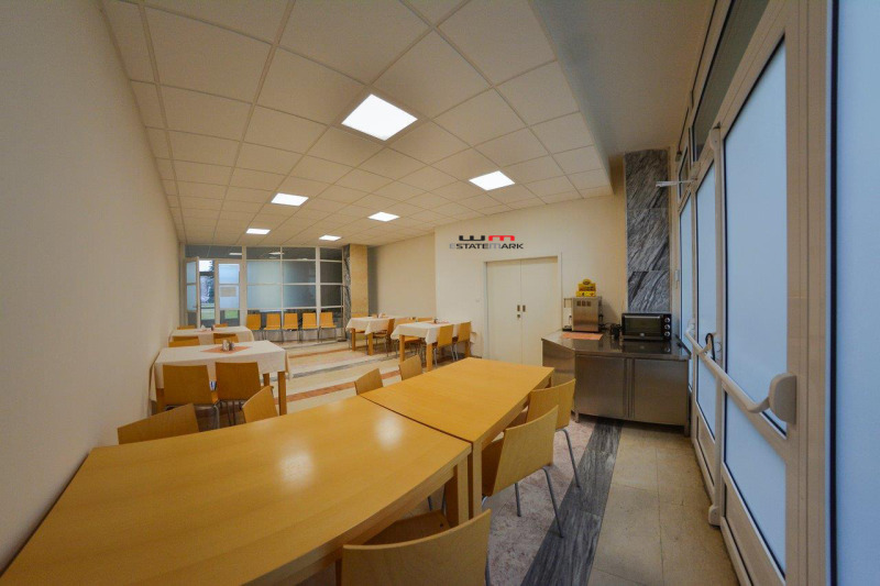 Продава ХОТЕЛ, област София, с. Вакарел • 880000 € / 1721130.40 лв. • 52199480 1 — Holmes.bg Продава ХОТЕЛ, област София, с. Вакарел • 880000 € / 1721130.40 лв. • 52199480 1