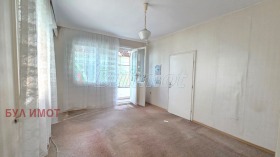 Обява Продава 3-СТАЕН,град Варна, Базар Левски