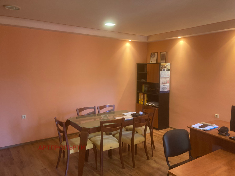 Продава 3-СТАЕН, град Бургас, Център • 220000 € / 430282.60 лв. • 35695853 1 — Holmes.bg Продава 3-СТАЕН, град Бургас, Център • 220000 € / 430282.60 лв. • 35695853 1