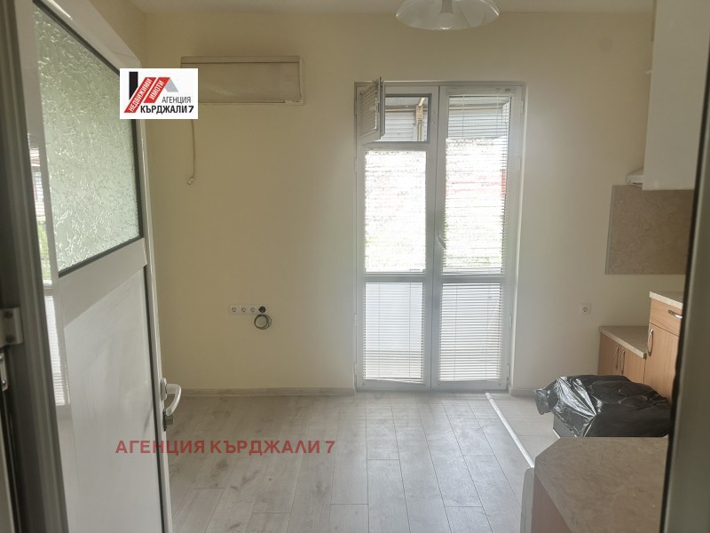 Продава 2-СТАЕН, град Кърджали, Център • 92000 € / 179936.36 лв. • 43987984 1 — Holmes.bg Продава 2-СТАЕН, град Кърджали, Център • 92000 € / 179936.36 лв. • 43987984 1