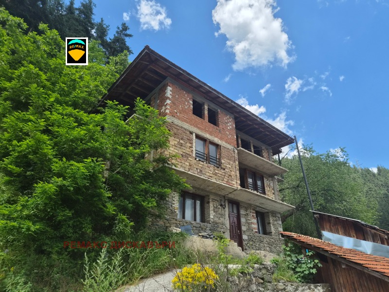 Продава КЪЩА, област Смолян, с. Широка лъка • 156000 € / 305109.48 лв. • 41028213 1 — Holmes.bg Продава КЪЩА, област Смолян, с. Широка лъка • 156000 € / 305109.48 лв. • 41028213 1