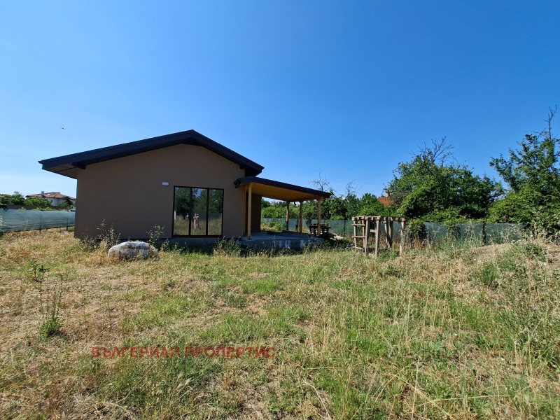 Продава КЪЩА, област Пловдив, с. Скутаре • 220000 € / 430282.60 лв. • 58664469 1 — Holmes.bg Продава КЪЩА, област Пловдив, с. Скутаре • 220000 € / 430282.60 лв. • 58664469 1