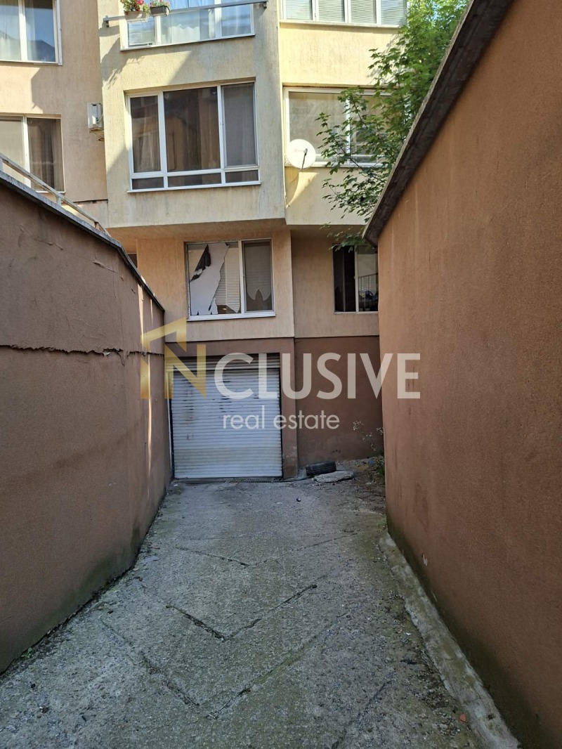 Продава ГАРАЖ, ПАРКОМЯСТО, град София, Павлово • 25000 € / 48895.75 лв. • 12397798 1 — Holmes.bg Продава ГАРАЖ, ПАРКОМЯСТО, град София, Павлово • 25000 € / 48895.75 лв. • 12397798 1