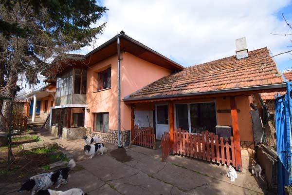 Продава  Къща област Велико Търново , с. Страхилово , 155 кв.м | 93746393