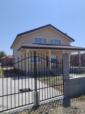 Продава Къща, с. Рогош