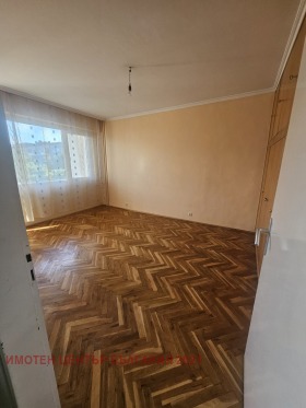 Обява Продава 3-СТАЕН,град София, Света Троица