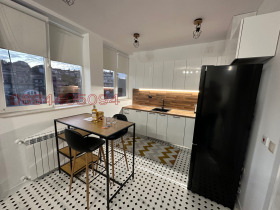 Обява Продава 3-СТАЕН,град Плевен, Идеален център>