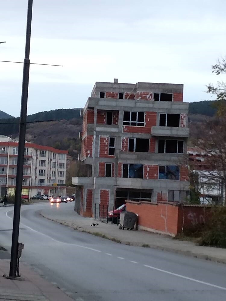 Продава ГАРАЖ, ПАРКОМЯСТО, гр. Кърджали, Център