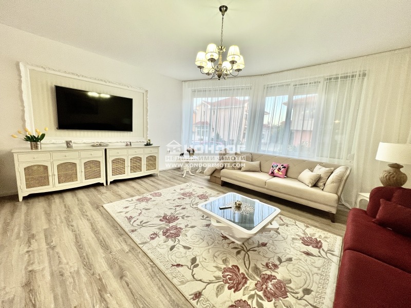 Продава КЪЩА, област Пловдив, с. Брестник • 360000 € / 704098.80 лв. • 87139993 1 — Holmes.bg Продава КЪЩА, област Пловдив, с. Брестник • 360000 € / 704098.80 лв. • 87139993 1