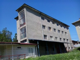 Обява Продава ТЪРГОВСКИ КОМПЛЕКС,с. Самоводене, област Велико Търново