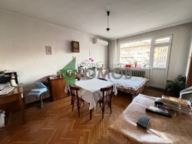 Продажба на четеристайни апартаменти в град Шумен - изображение 18 