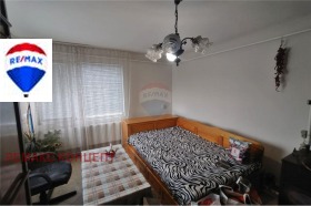 Продава етаж от къща област Шумен гр. Велики Преслав - [1] 