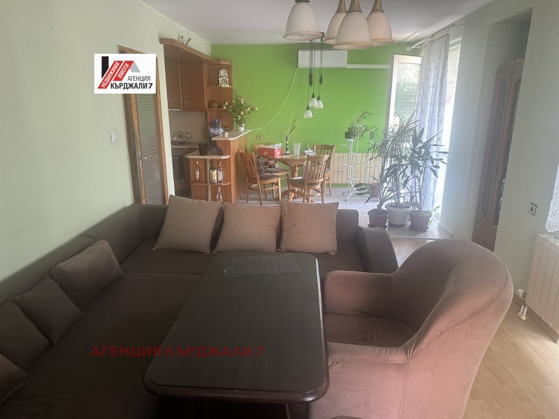 Продава МНОГОСТАЕН, град Кърджали, Център • 160000 € • 72828339 1 — Holmes.bg Продава МНОГОСТАЕН, град Кърджали, Център • 160000 € • 72828339 1