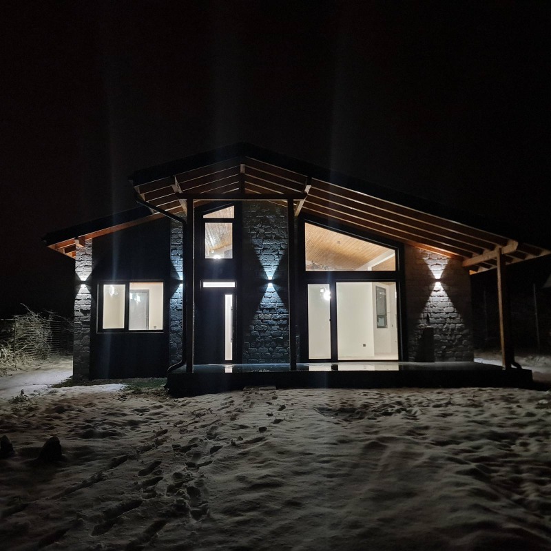 Продава КЪЩА, град София, с. Железница • 320000 € / 625865.60 лв. • 87310606 1 — Holmes.bg Продава КЪЩА, град София, с. Железница • 320000 € / 625865.60 лв. • 87310606 1