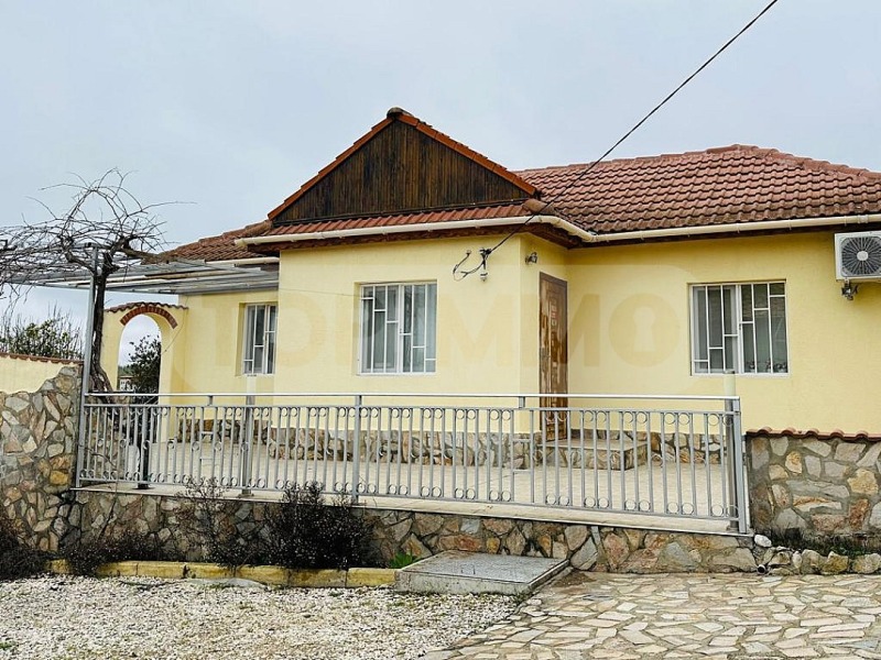 Продава  Къща, област Добрич, с. Житница • 85 000 EUR • ID 21198992 — holmes.bg - [1] 